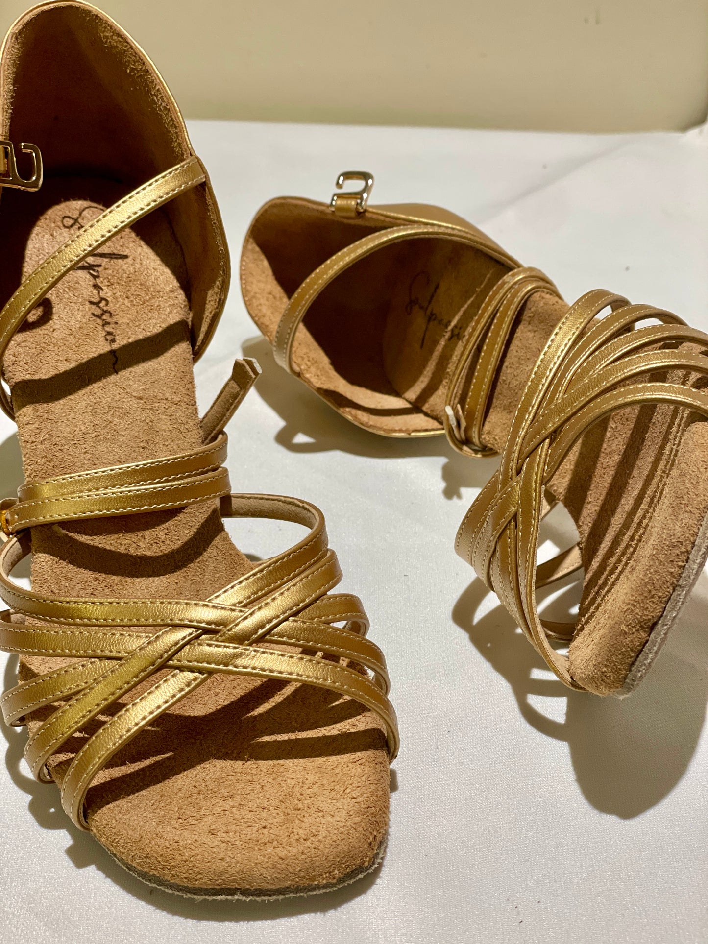 Style 105 - Gold Leather 5 straps 7.5cm Straight