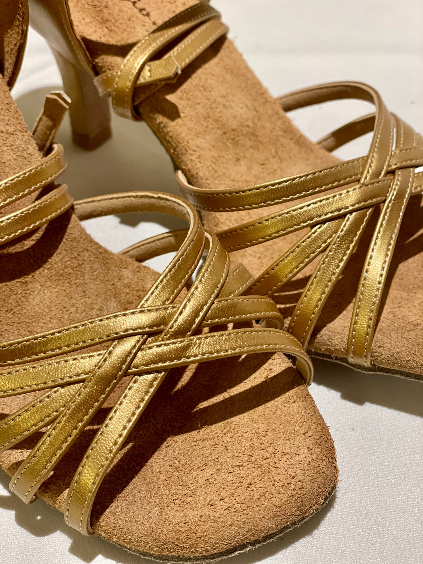 Style 105 - Gold Leather 5 straps 7.5cm Straight