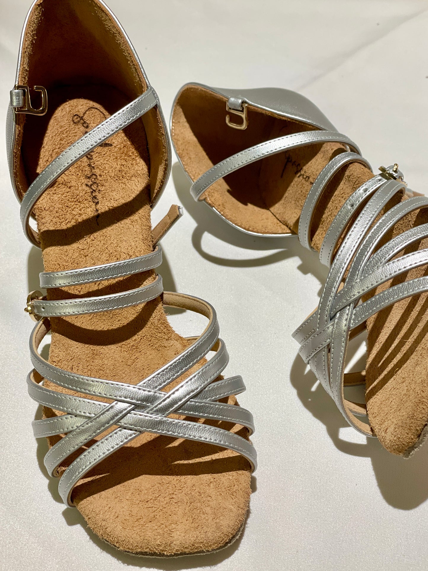Style 106 - Star - Silver Leather 5 straps 7.5cm Straight