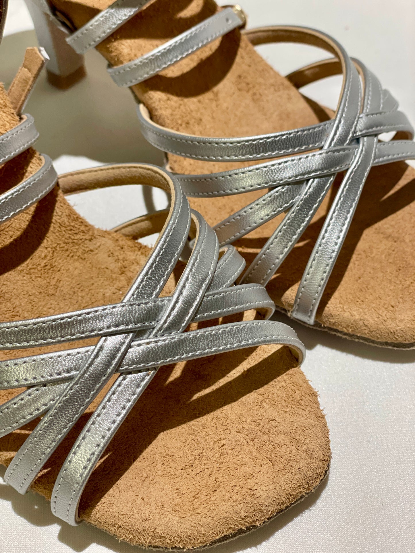 Style 106 - Star - Silver Leather 5 straps 7.5cm Straight