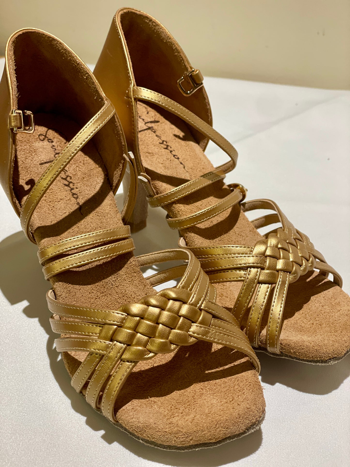 Style 103 - Queen - Gold Leather 7.5cm Straight