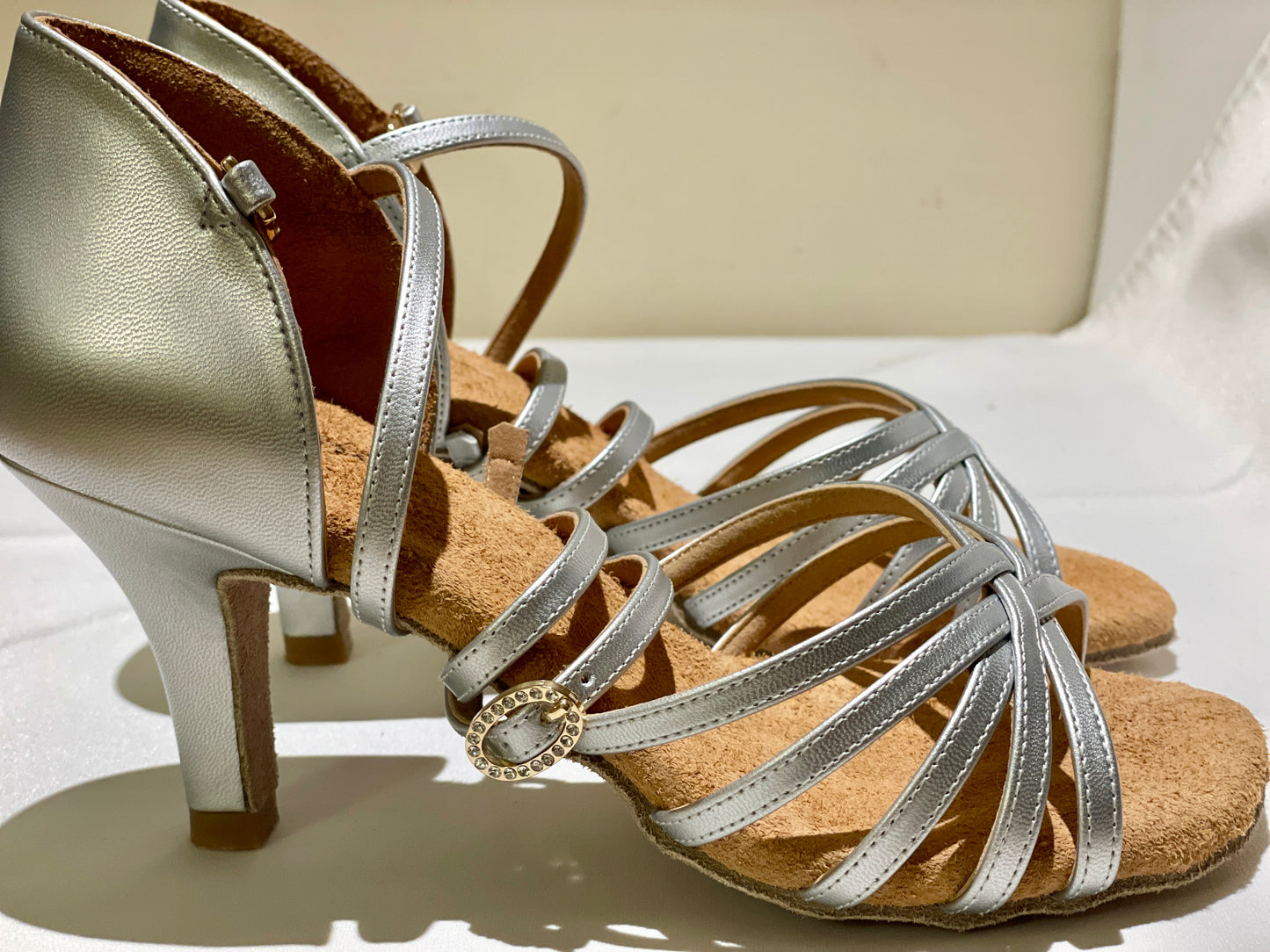 Style 106 - Star - Silver Leather 5 straps 7.5cm Straight