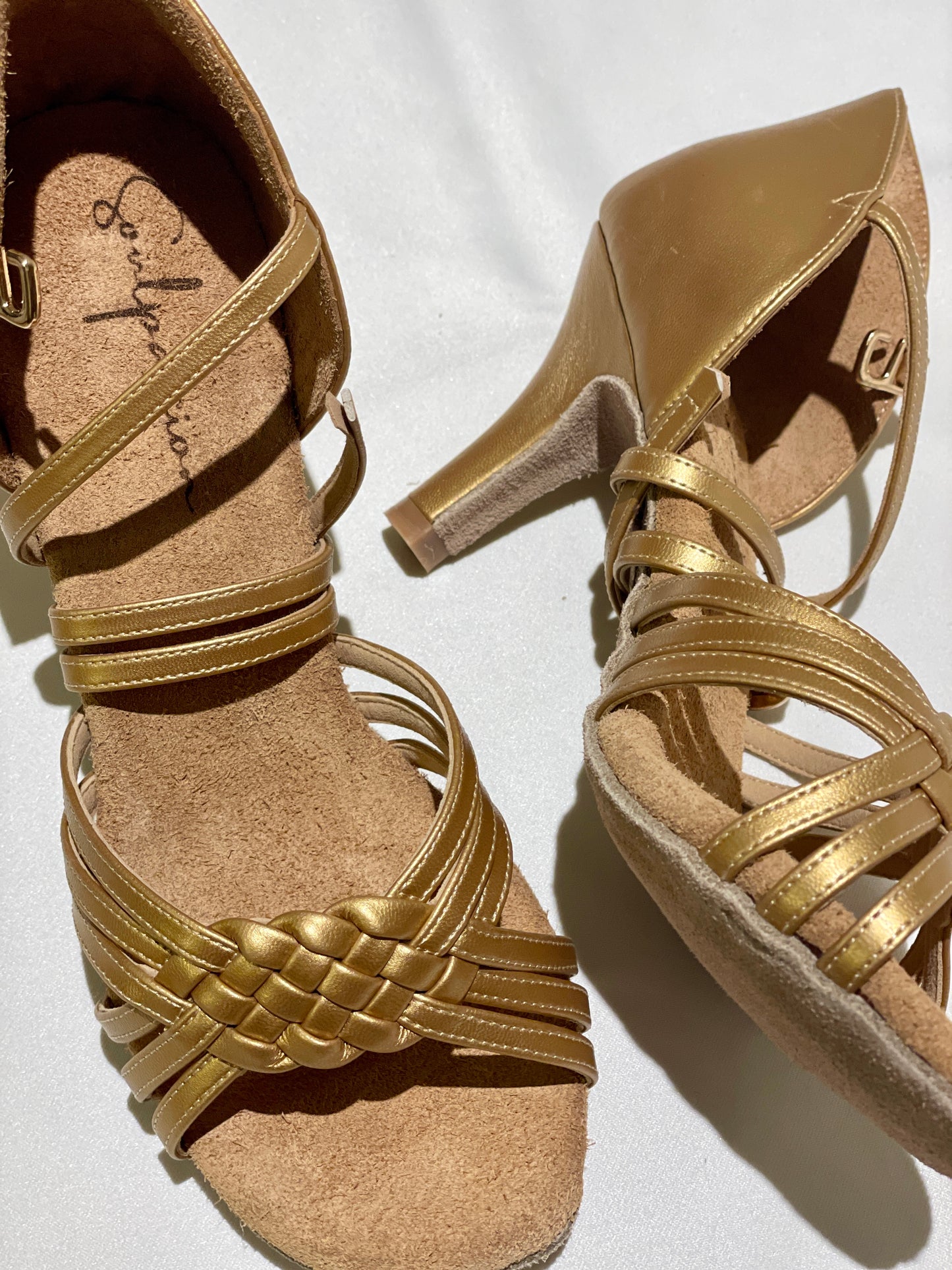 Style 103 - Queen - Gold Leather 7.5cm Straight