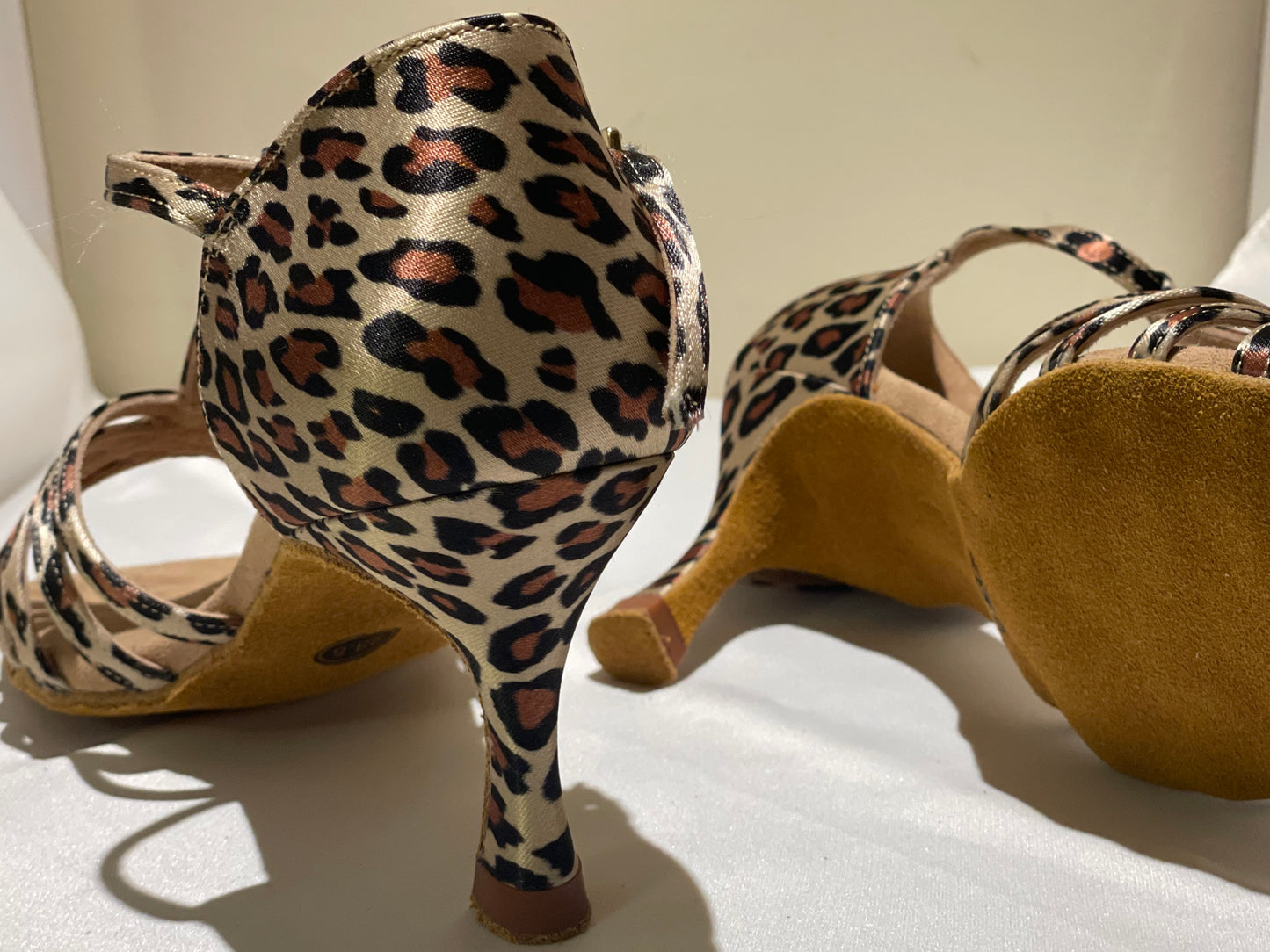 Style 109 - High-end Leopard Satin T-strap 7.5cm Flared Heel