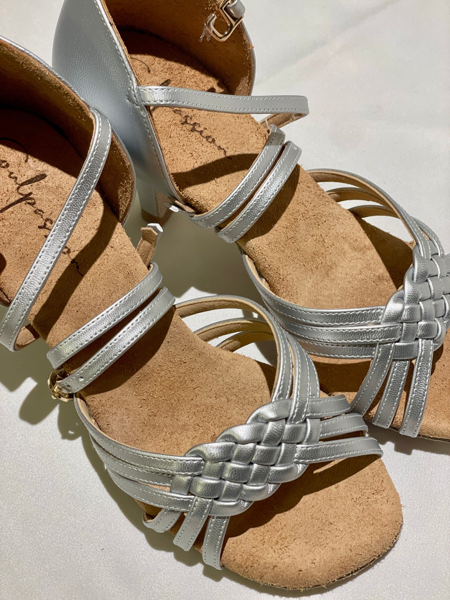 Style 108 - Silver Leather 7.5cm Straight