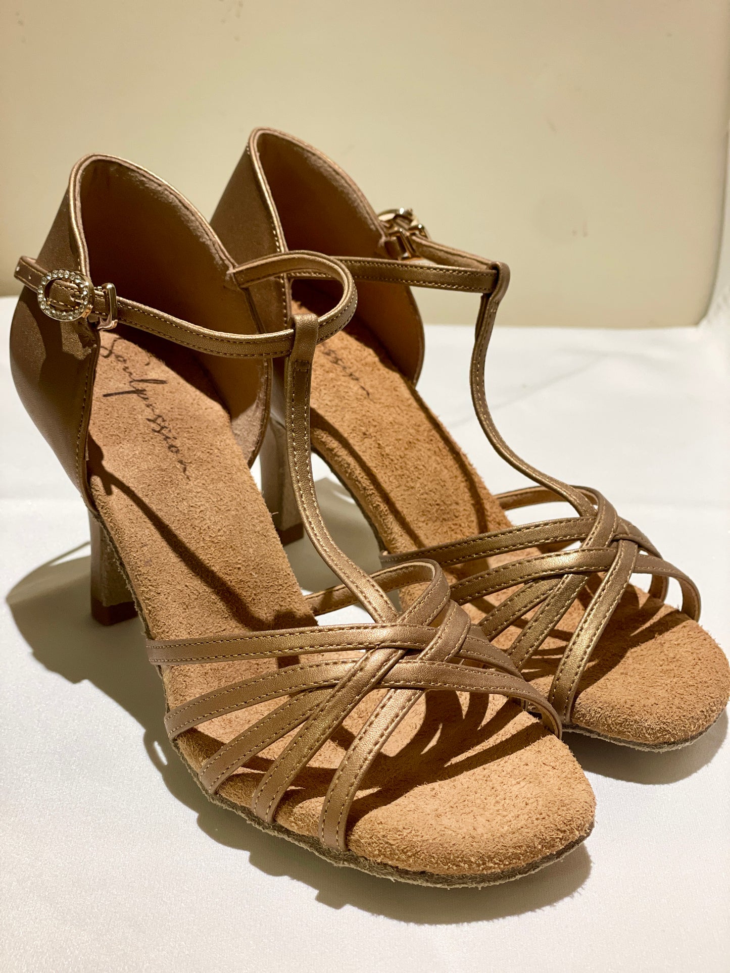 Style 102 - Must-Have T-bar 7.5cm Straight Heel Dark Tan Leather